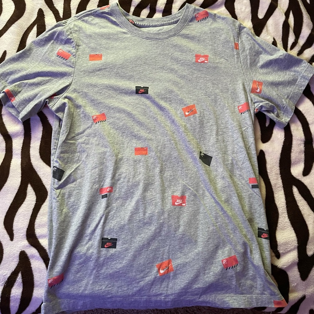 Men’s Large Nike T-Shirt